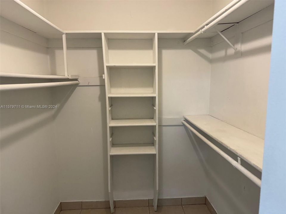 Activo con contrato: $3,500 (3 camas, 2 baños, 1548 Pies cuadrados)