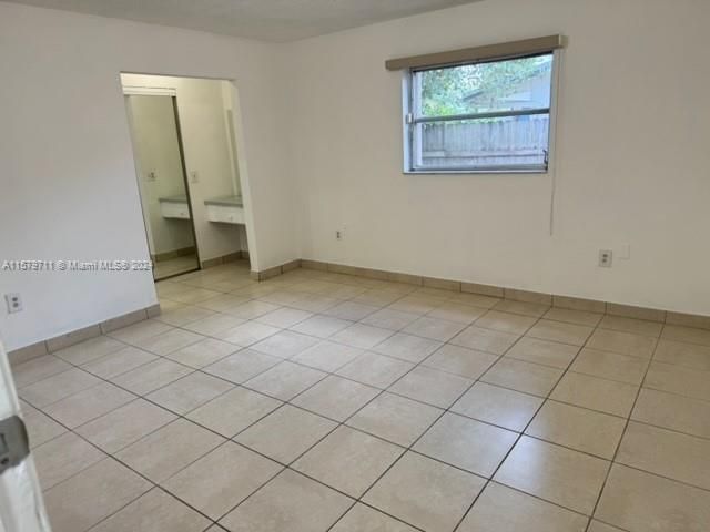 Active With Contract: $3,500 (3 beds, 2 baths, 1548 Square Feet)