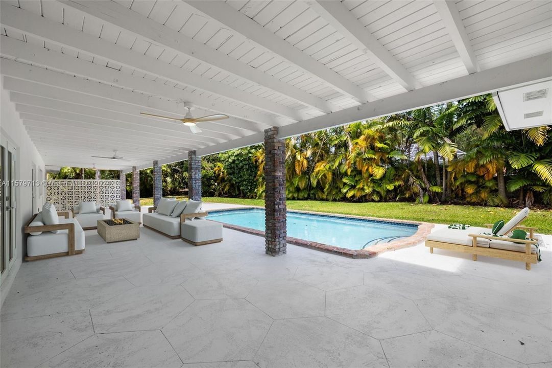 Active With Contract: $2,699,900 (5 beds, 3 baths, 3160 Square Feet)