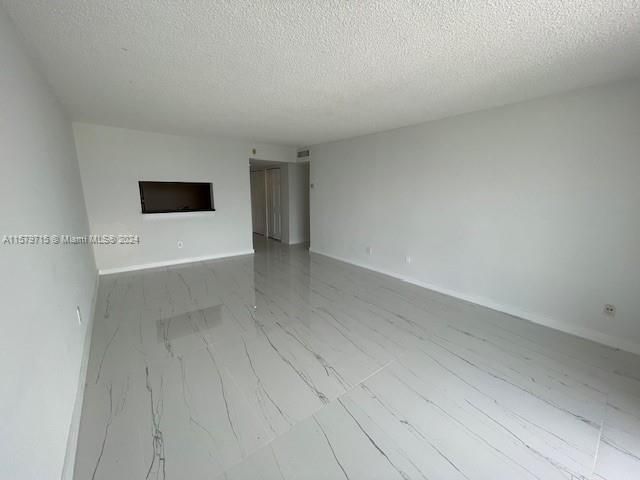 For Rent: $2,200 (2 beds, 2 baths, 1175 Square Feet)