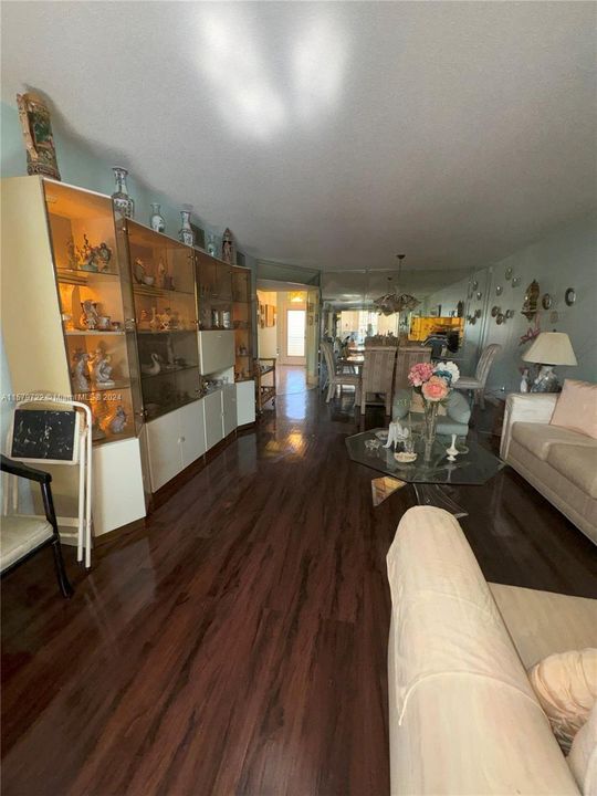 For Sale: $145,000 (2 beds, 2 baths, 1270 Square Feet)