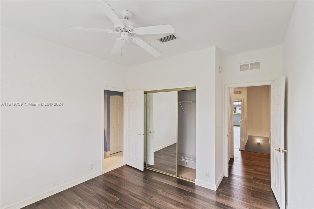 Active With Contract: $355,000 (3 beds, 2 baths, 1644 Square Feet)