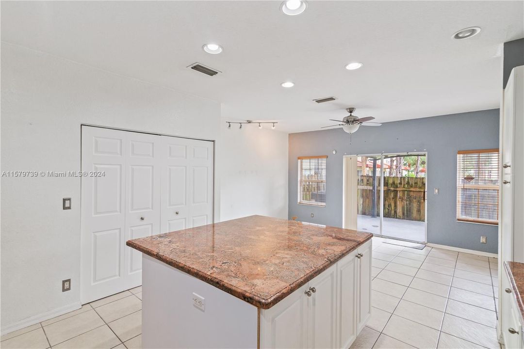 Recently Sold: $355,000 (3 beds, 2 baths, 1644 Square Feet)