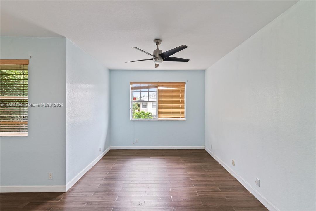Active With Contract: $355,000 (3 beds, 2 baths, 1644 Square Feet)