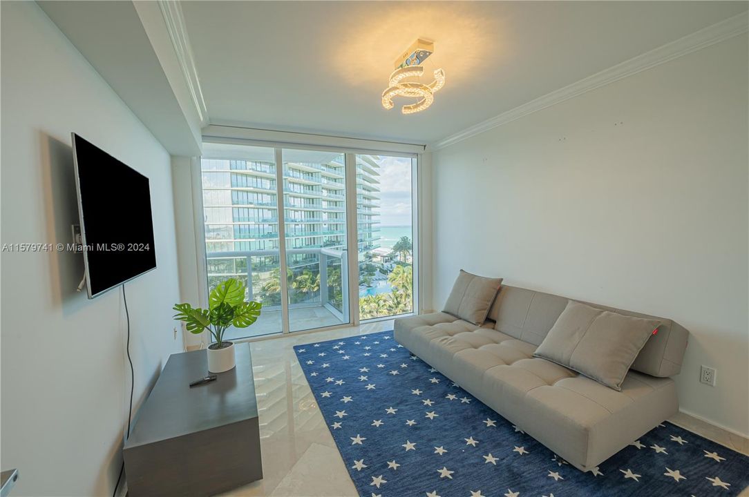 Active With Contract: $5,900 (2 beds, 2 baths, 1591 Square Feet)