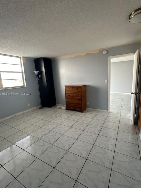 For Rent: $2,300 (2 beds, 2 baths, 1110 Square Feet)