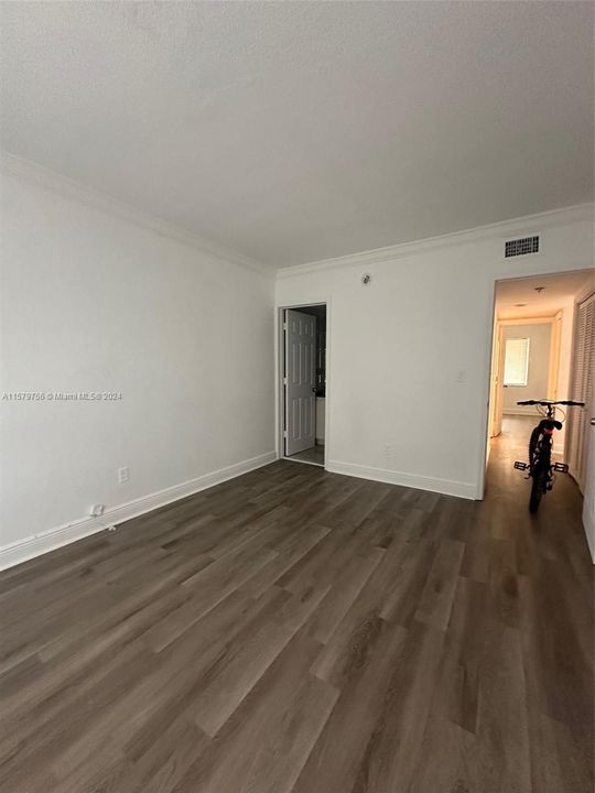 For Rent: $2,190 (2 beds, 2 baths, 932 Square Feet)