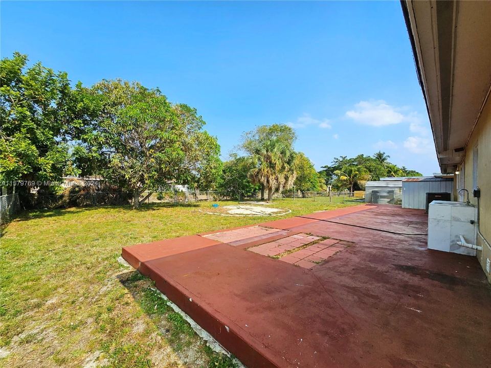 For Sale: $629,000 (3 beds, 2 baths, 1560 Square Feet)