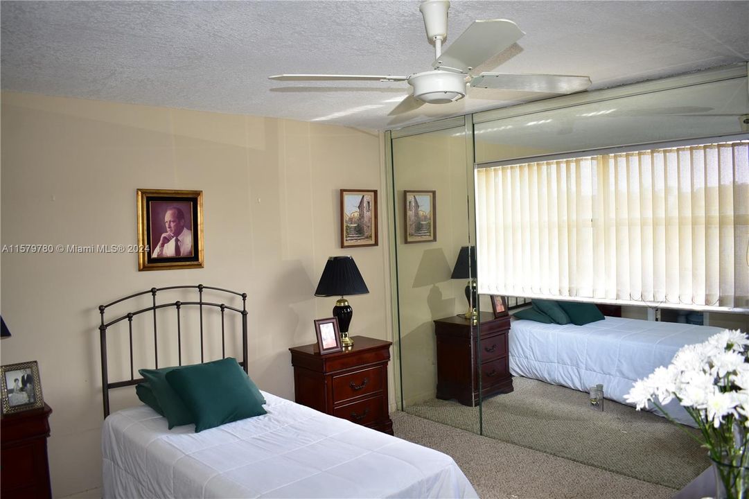 For Sale: $132,000 (2 beds, 2 baths, 850 Square Feet)