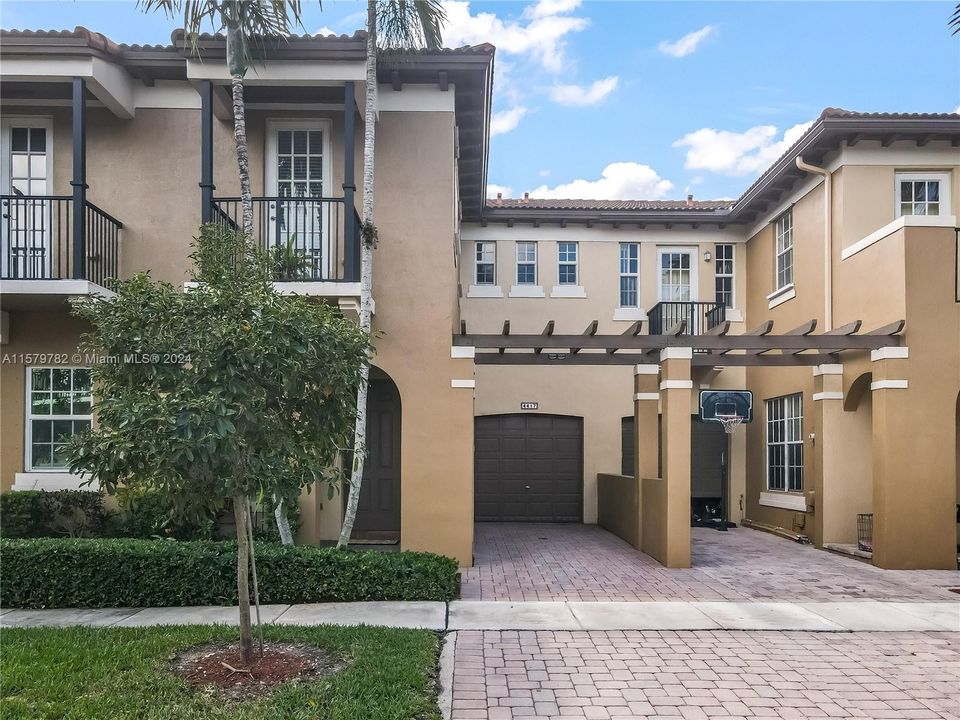 Recently Sold: $515,000 (3 beds, 2 baths, 2097 Square Feet)