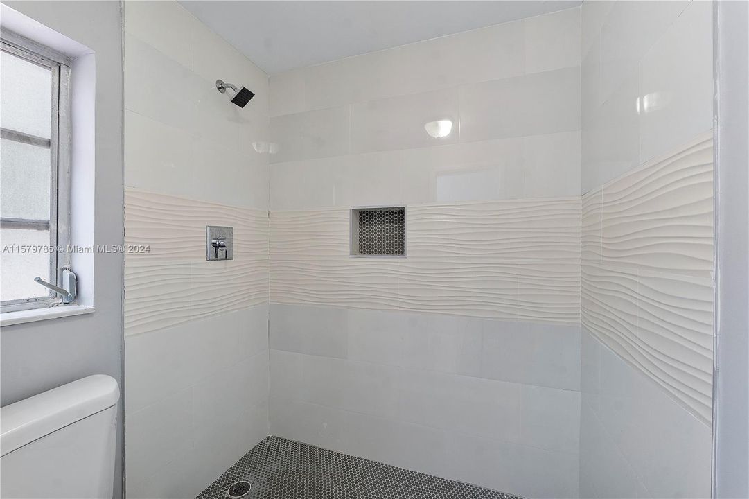 待售: $699,900 (4 贝兹, 3 浴室, 1843 平方英尺)