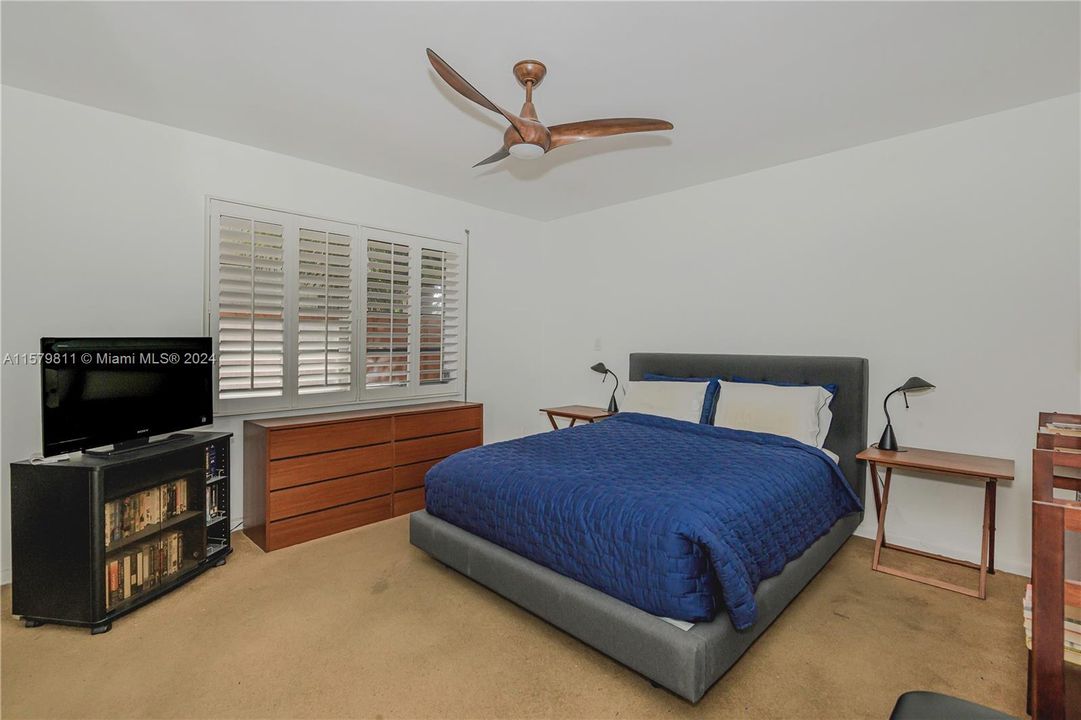 For Sale: $579,900 (2 beds, 2 baths, 1398 Square Feet)