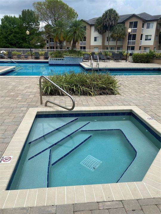 Recently Rented: $1,650 (1 beds, 1 baths, 700 Square Feet)