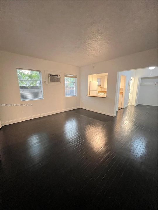 For Rent: $1,800 (1 beds, 1 baths, 5396 Square Feet)