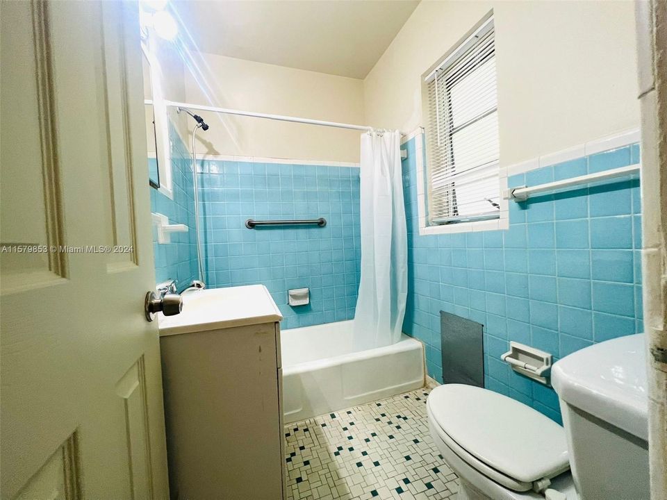 待售: $1,600,000 (0 贝兹, 0 浴室, 1946 平方英尺)