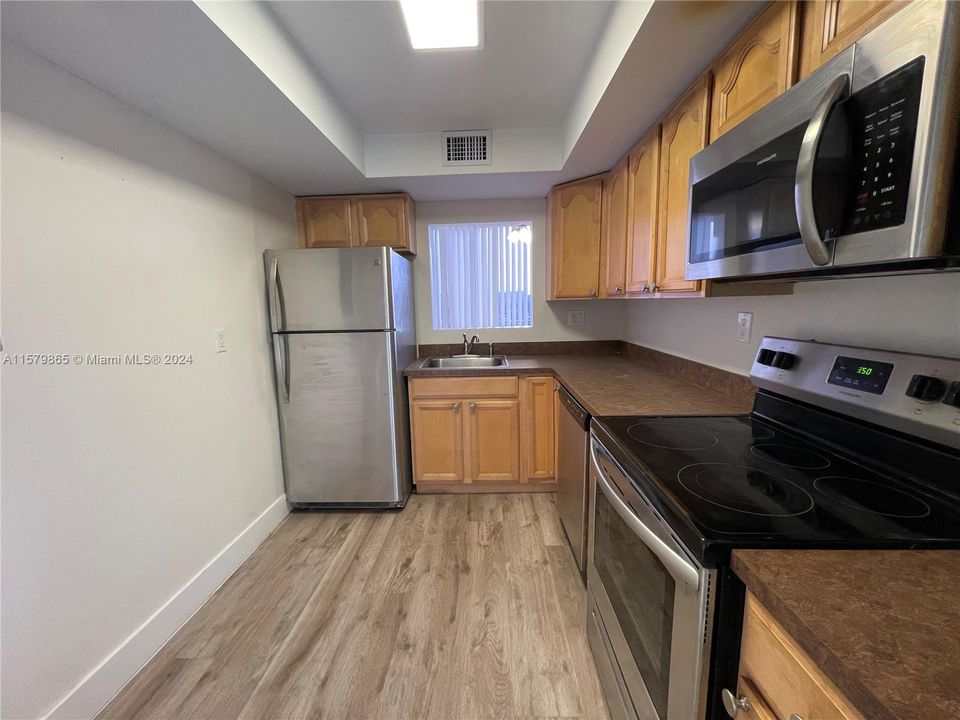 Recently Rented: $2,350 (2 beds, 2 baths, 1086 Square Feet)