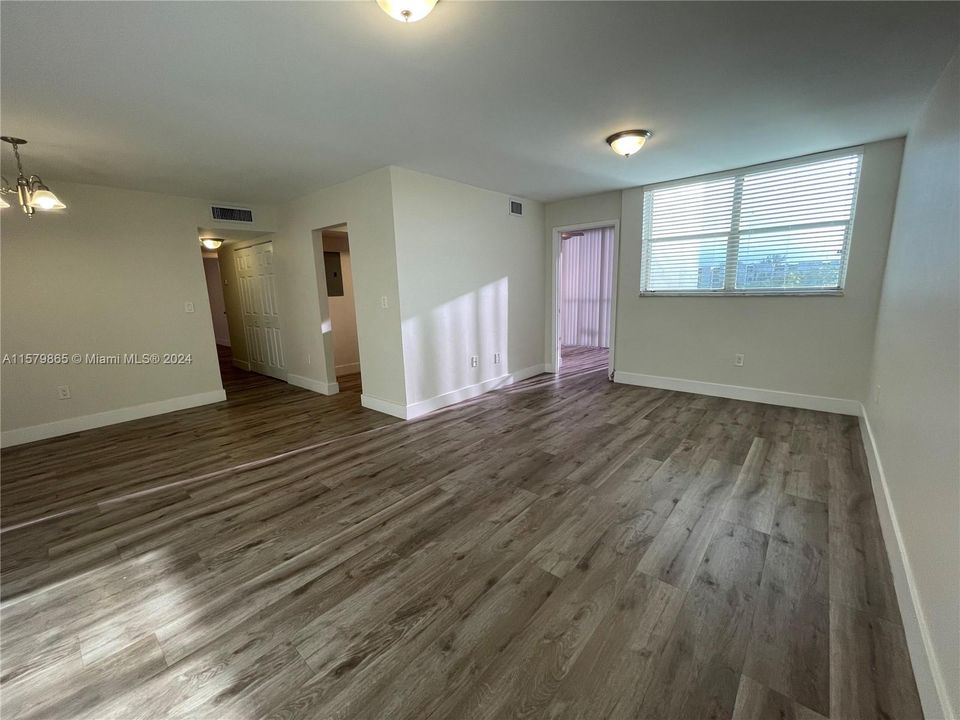 Recently Rented: $2,350 (2 beds, 2 baths, 1086 Square Feet)