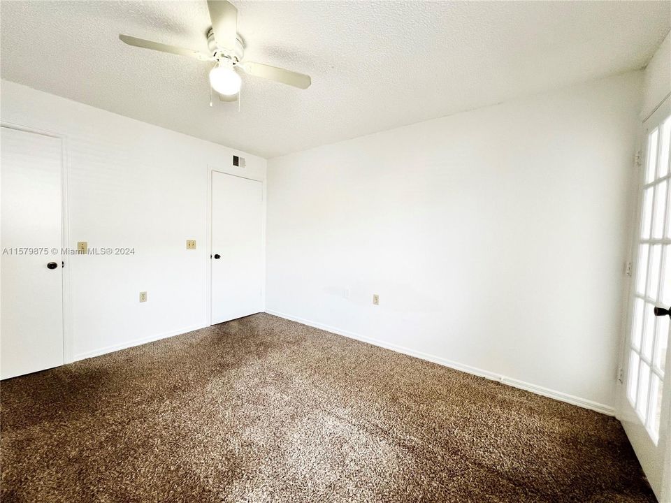 Recently Rented: $1,650 (1 beds, 1 baths, 726 Square Feet)