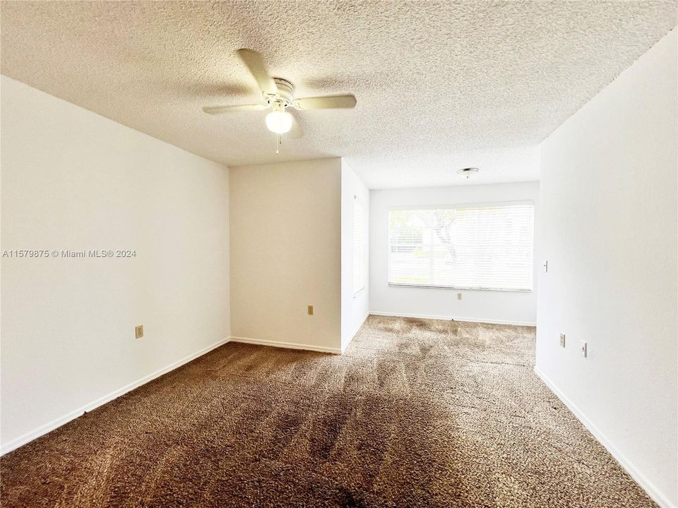 Recently Rented: $1,650 (1 beds, 1 baths, 726 Square Feet)