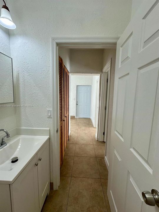 Active With Contract: $2,700 (2 beds, 1 baths, 2826 Square Feet)