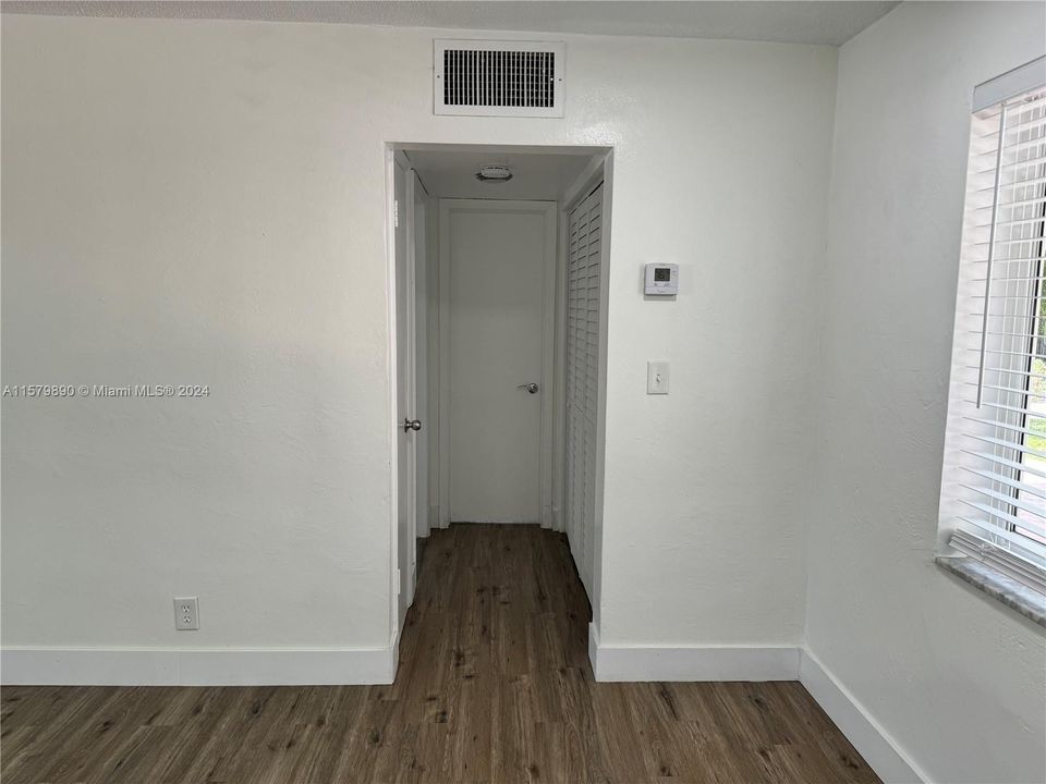 Active With Contract: $1,825 (1 beds, 1 baths, 14128 Square Feet)