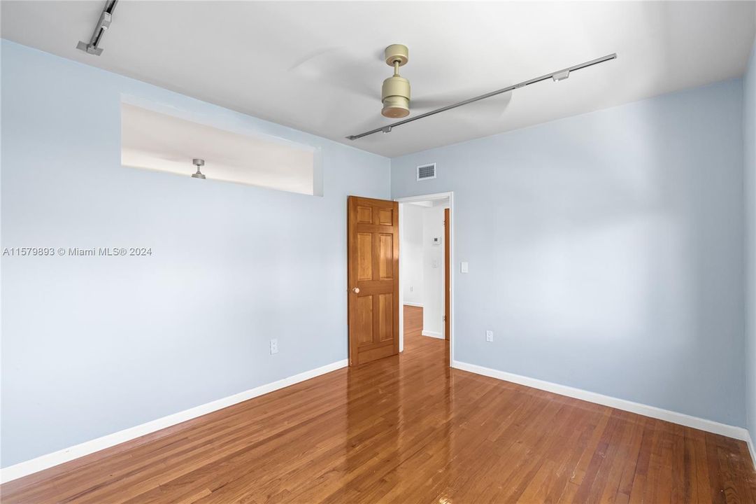 For Rent: $2,650 (1 beds, 1 baths, 664 Square Feet)
