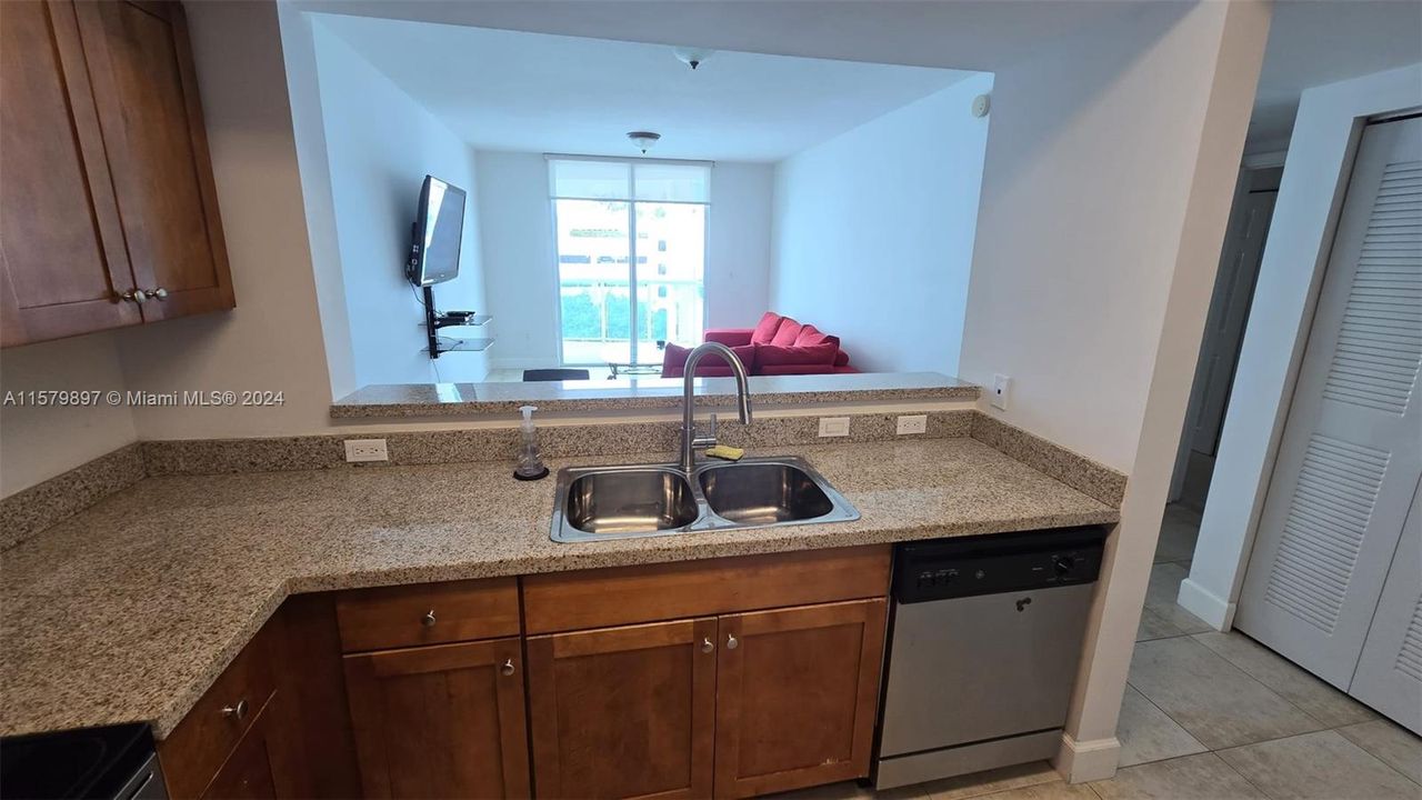 Recently Rented: $2,500 (1 beds, 1 baths, 685 Square Feet)