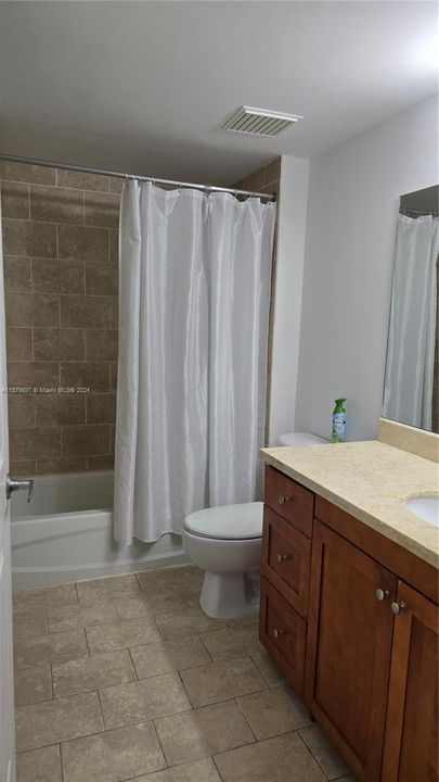 Active With Contract: $2,500 (1 beds, 1 baths, 685 Square Feet)