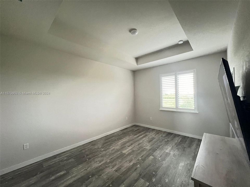 For Rent: $2,950 (3 beds, 2 baths, 1530 Square Feet)