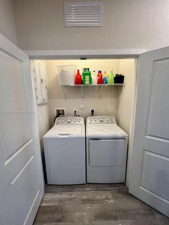 For Rent: $2,950 (3 beds, 2 baths, 1530 Square Feet)