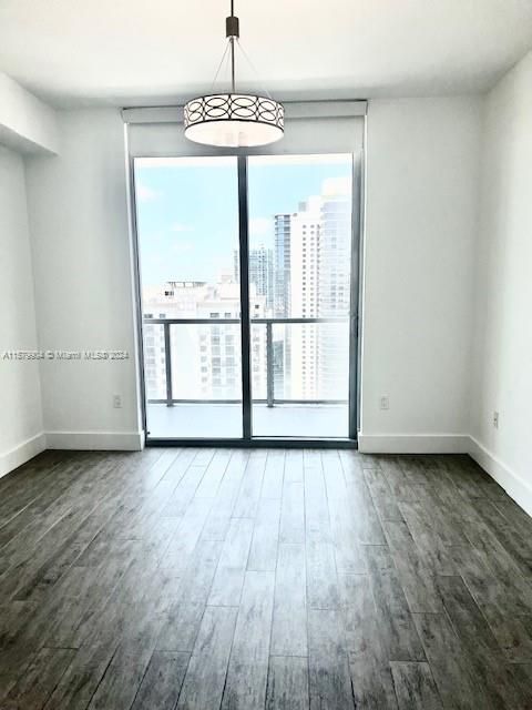 Active With Contract: $4,100 (2 beds, 2 baths, 1076 Square Feet)