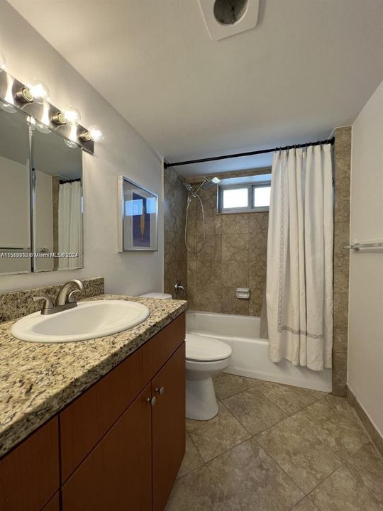Active With Contract: $2,800 (1 beds, 1 baths, 730 Square Feet)