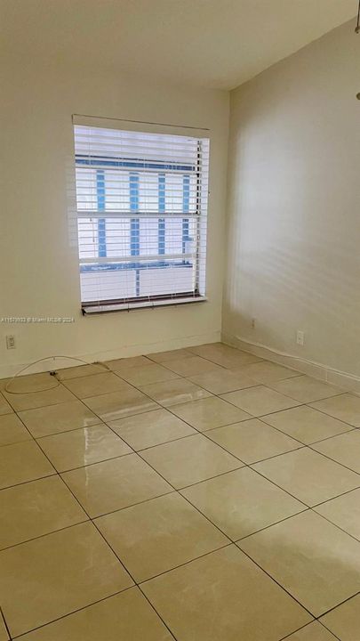 For Rent: $2,300 (2 beds, 2 baths, 1055 Square Feet)
