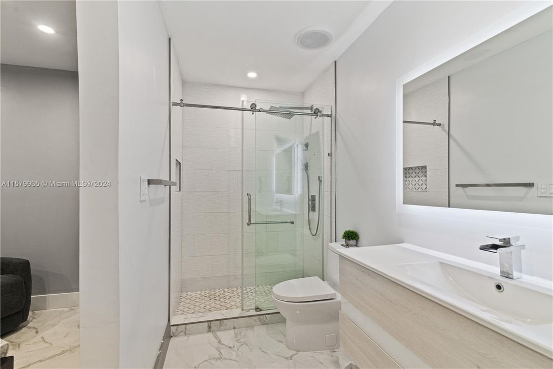Недавно продано: $515,000 (3 спален, 2 ванн, 1350 Квадратных фут)