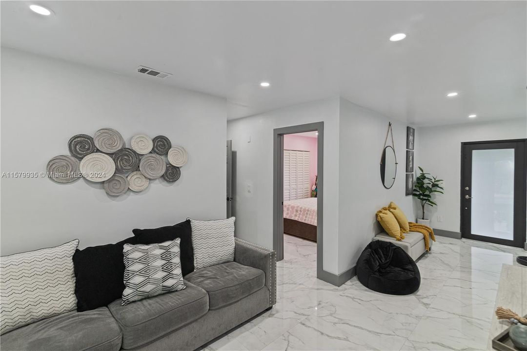 Recently Sold: $515,000 (3 beds, 2 baths, 1350 Square Feet)