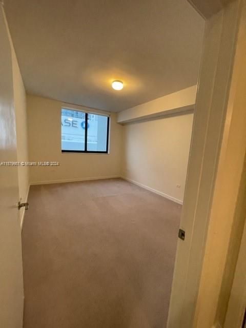 For Sale: $630,000 (1 beds, 1 baths, 828 Square Feet)