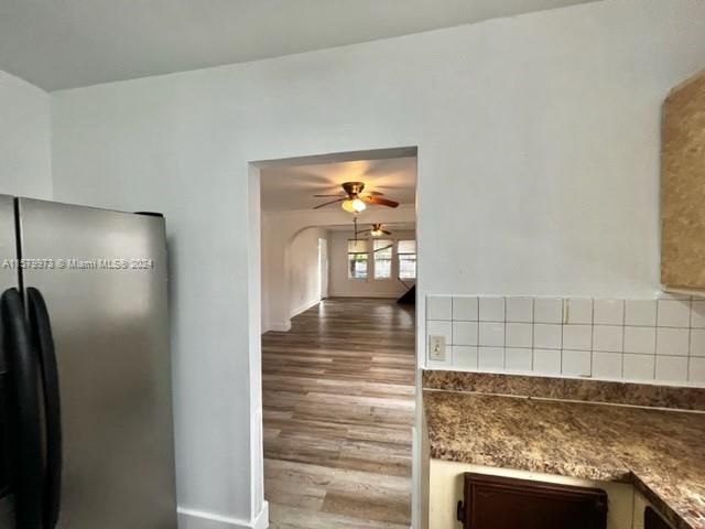 For Rent: $2,175 (2 beds, 1 baths, 1552 Square Feet)