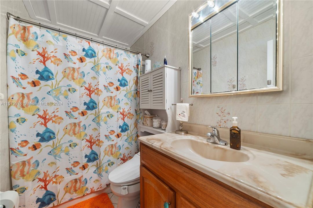 出租: $5,000 (3 贝兹, 2 浴室, 1328 平方英尺)