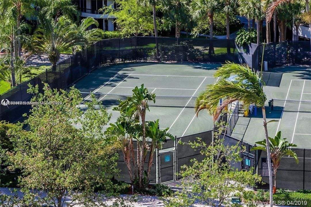 Tennis courts in Mystic Pointe