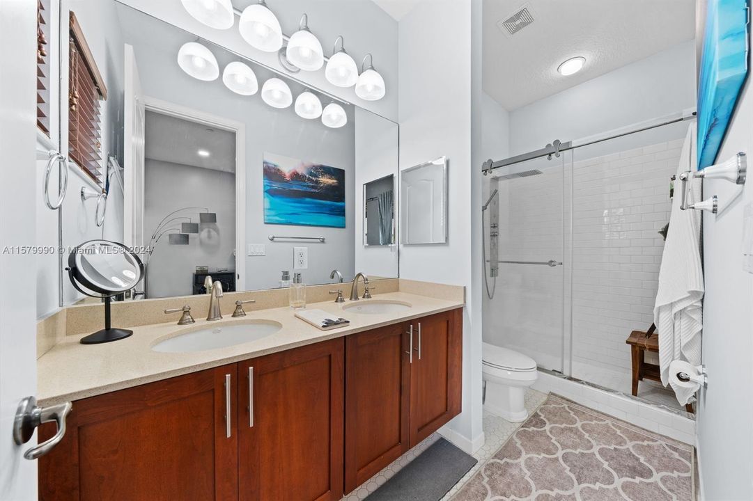 Active With Contract: $3,200 (2 beds, 2 baths, 1679 Square Feet)