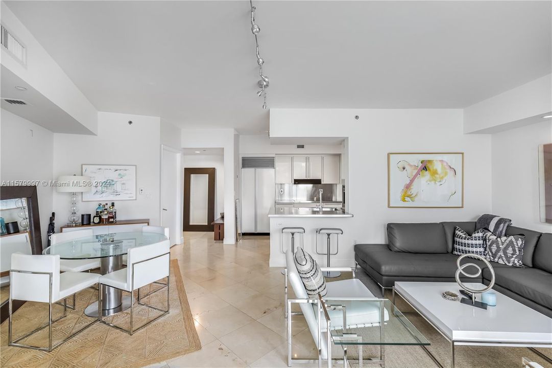 Recently Rented: $9,000 (1 beds, 1 baths, 1008 Square Feet)