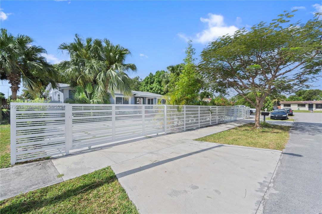 Active With Contract: $700,000 (4 beds, 2 baths, 1701 Square Feet)