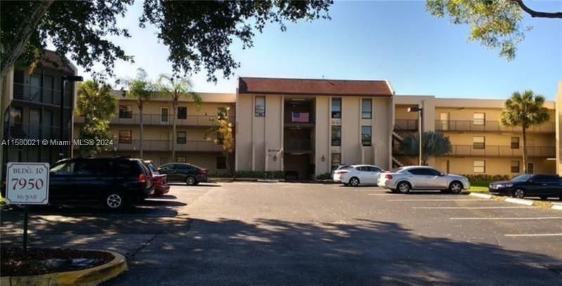 Active With Contract: $185,000 (2 beds, 2 baths, 1040 Square Feet)