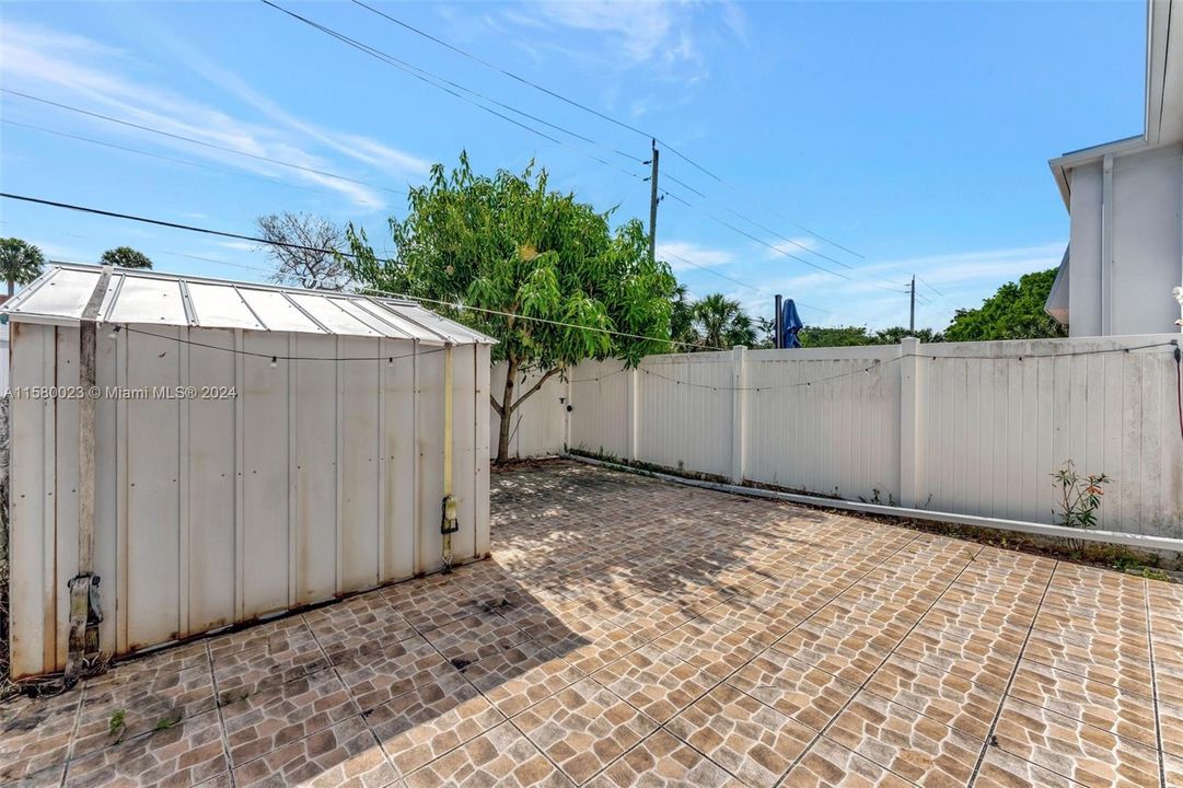 For Sale: $335,000 (3 beds, 2 baths, 1440 Square Feet)