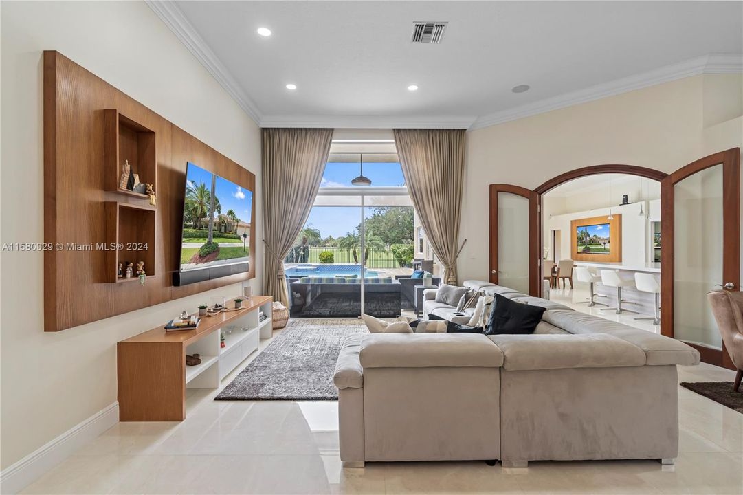 For Sale: $2,880,000 (5 beds, 4 baths, 4021 Square Feet)
