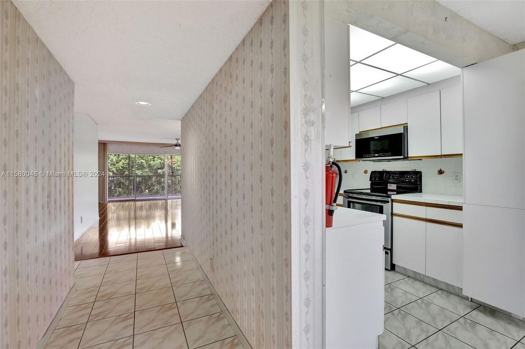 For Sale: $295,000 (2 beds, 2 baths, 1507 Square Feet)