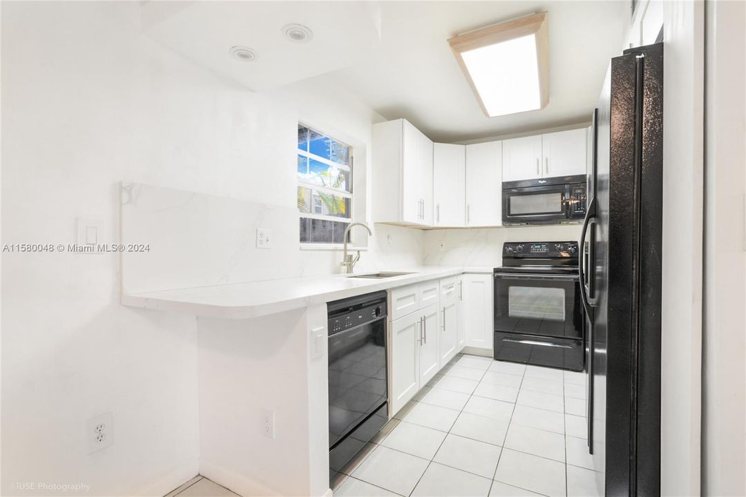 Active With Contract: $3,000 (3 beds, 2 baths, 1500 Square Feet)