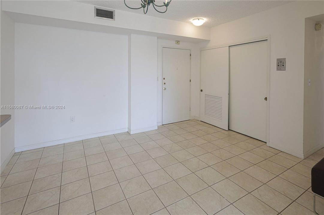 For Sale: $360,000 (2 beds, 2 baths, 1154 Square Feet)