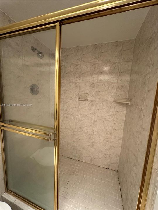 待售: $495,000 (2 贝兹, 2 浴室, 1087 平方英尺)