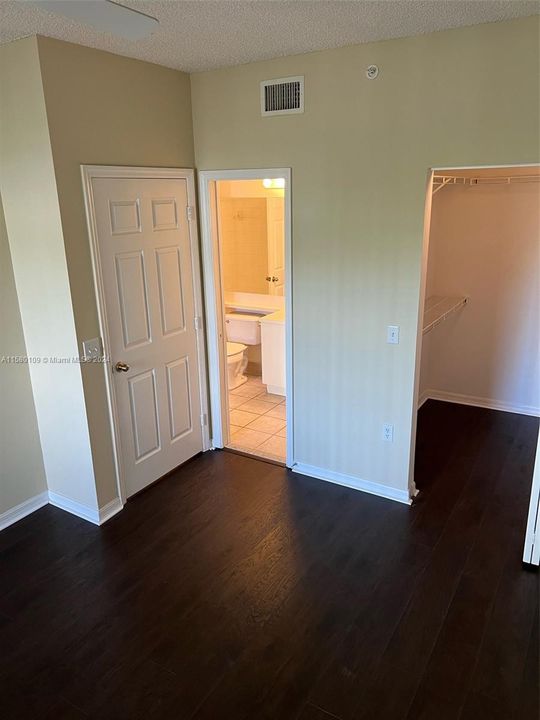 For Rent: $2,150 (1 beds, 1 baths, 794 Square Feet)